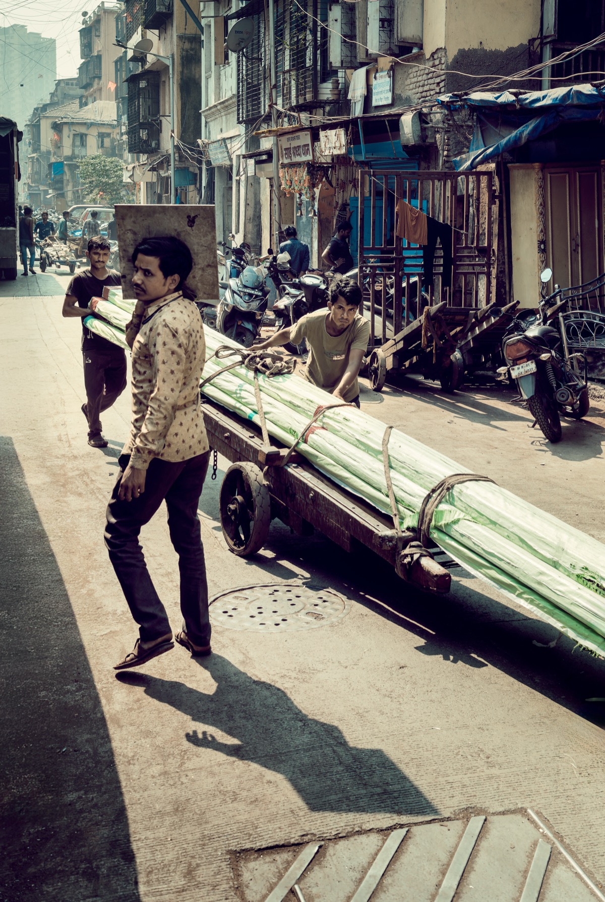 Heavy Loads on Narrow Streets